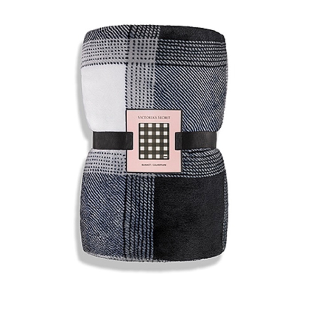 Victoria’s Secret Cozy Throw Blanket
